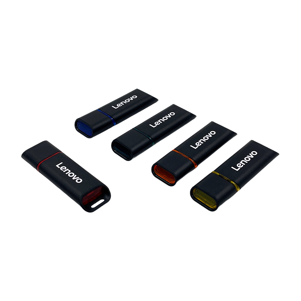 How does electromagnetic interference affect the accuracy of USB flash drive data reading?